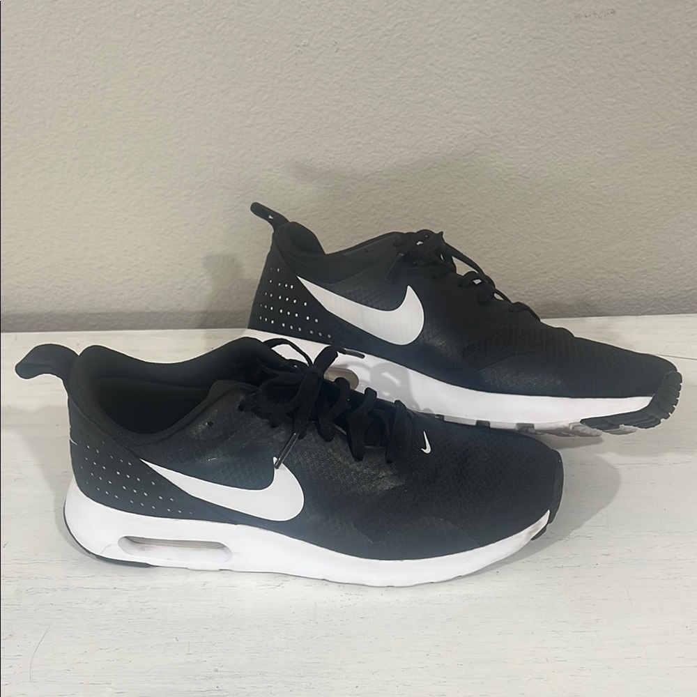 Nike Air Athletic Shoes